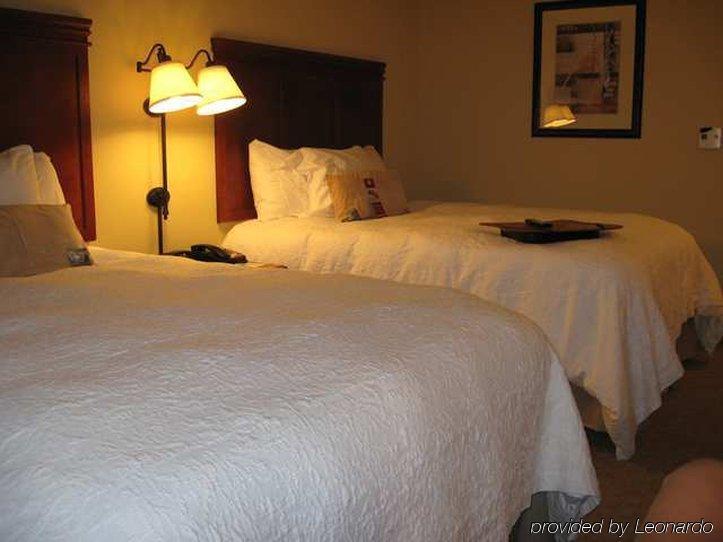 Hampton Inn & Suites Davenport Szoba fotó