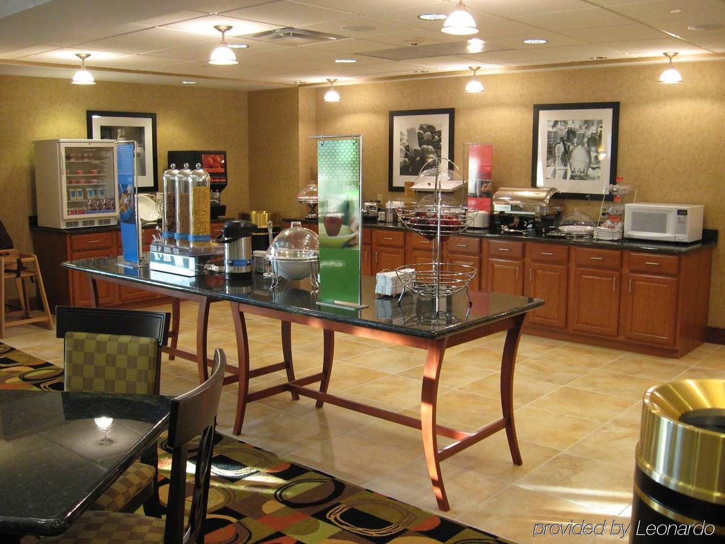 Hampton Inn & Suites Davenport Étterem fotó