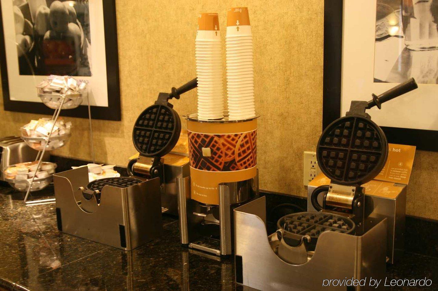 Hampton Inn & Suites Davenport Étterem fotó